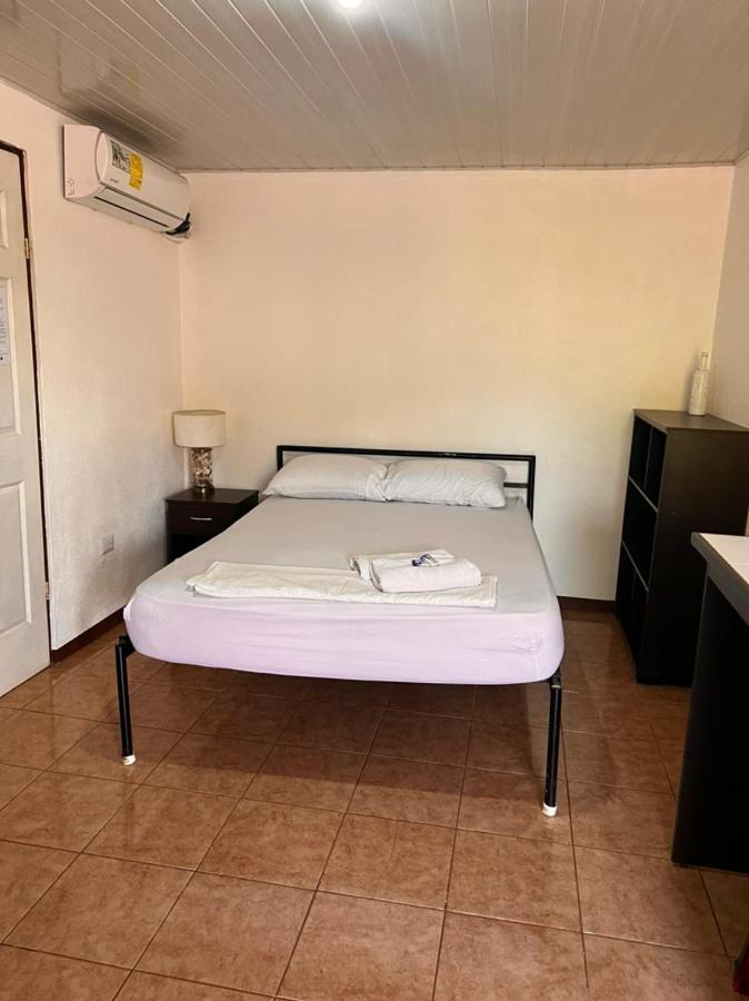Cabinas Playa Bandera Bed and Breakfast Parrita Exteriör bild