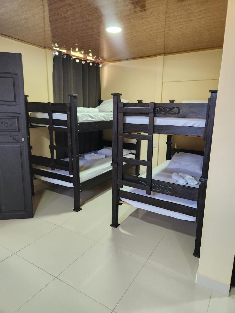 Cabinas Playa Bandera Bed and Breakfast Parrita Exteriör bild